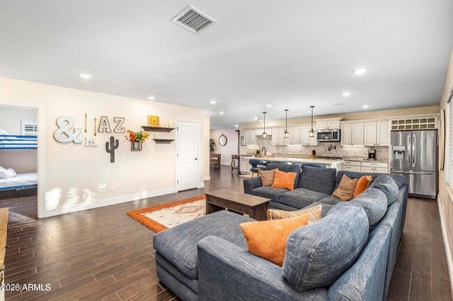 Building Photo - 2801 N 81st Way