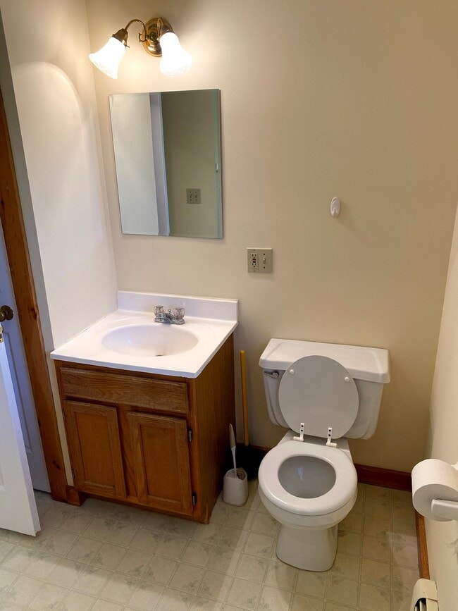 Photo - 481 N Eagleville Rd House