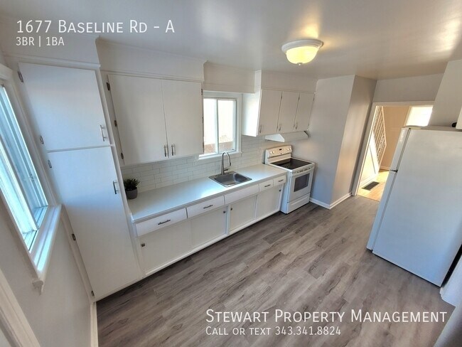 Photo du bâtiment - 1677 Baseline Rd