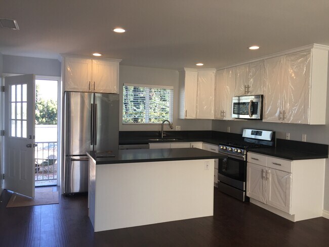 Foto del edificio - 8422 Glider Ave