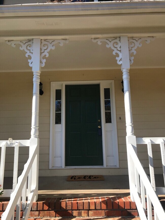 Foto del edificio - Great 4 Bedroom 2.5 Bath home in East Cobb...