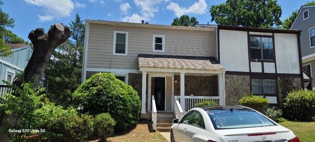 Building Photo - 1048 Falling Water Dr SE