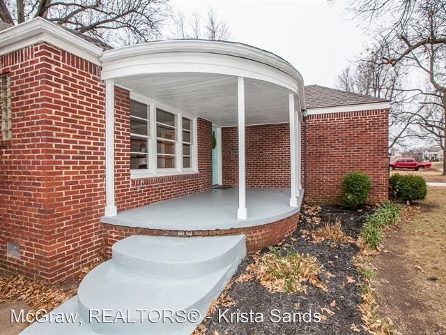 Building Photo - 2 br, 1 bath House - 911 S. Urbana Ave.