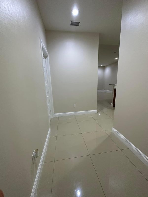 Foto del edificio - 922 SE 6th Ct