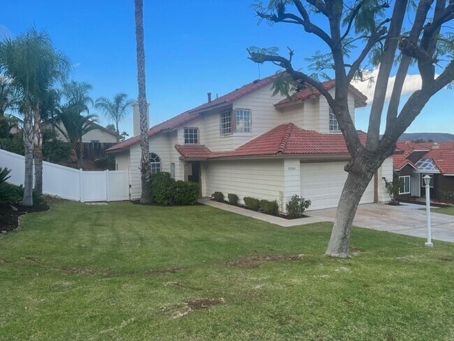Foto del edificio - $2,975 3 bedroom 2.5 bath Corona Rolling H...