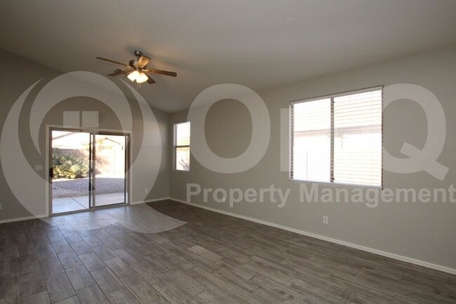 Building Photo - 4836 E Thunderbird Dr