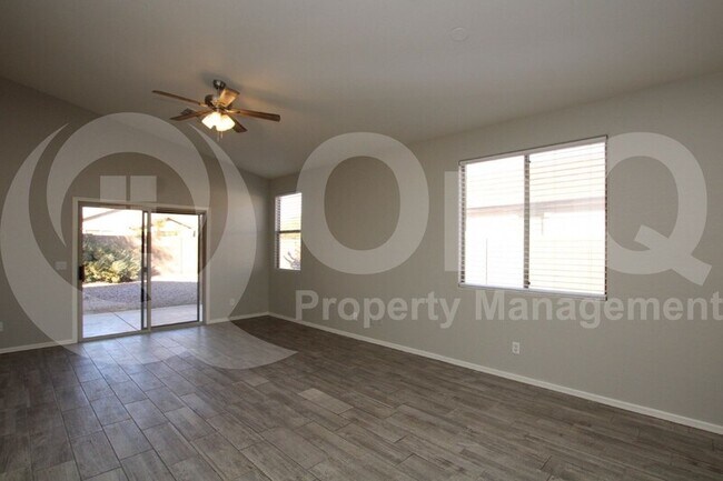 Foto del edificio - 4836 E Thunderbird Dr