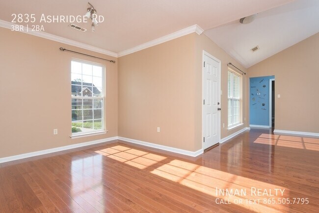 Building Photo - Fantastic one level home with a bonus room...