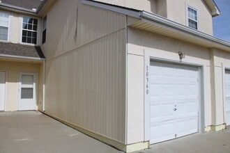 Building Photo - 10360 Sloan Ave