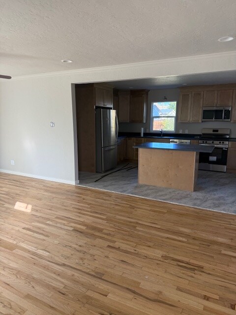 Foto del edificio - 1590 Hall Ave