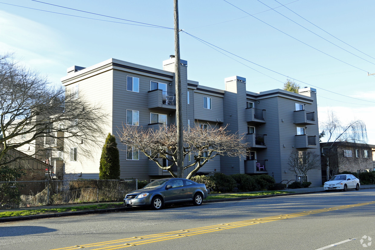 Primary Photo - Fauntleroy Landing Apartments