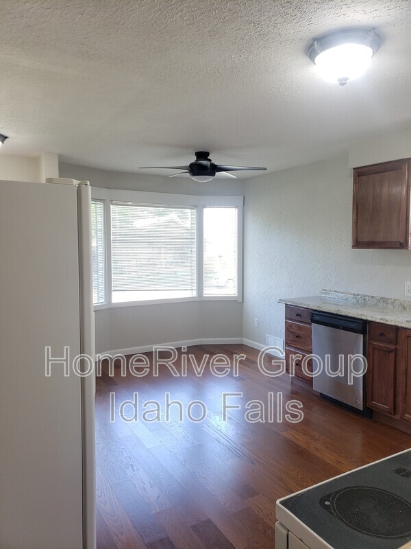 Foto del edificio - 670 L St