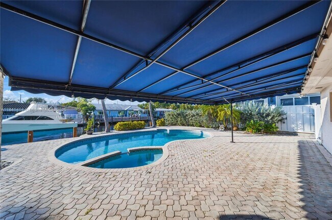Foto del edificio - 2632 SE 10th Ct