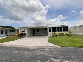 Building Photo - 827 Sunglow St
