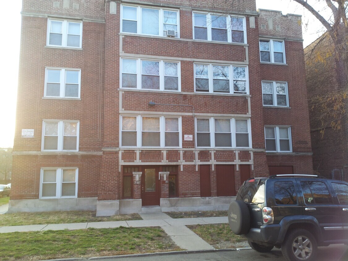 Foto principal - 6856 S Merrill Ave