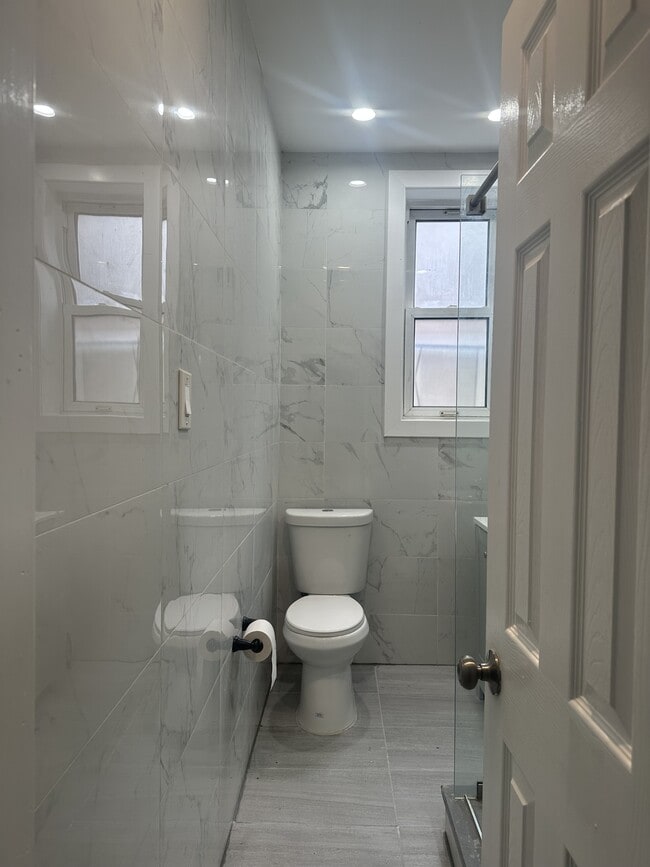 Photo - 154 Radford St House