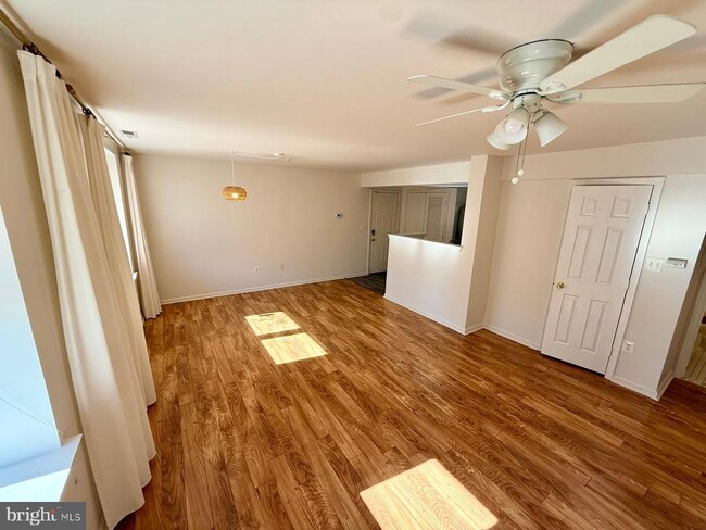 Foto del edificio - 345 Oakdale Pl NW