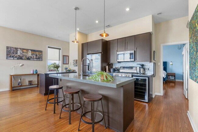 Photo - 1247 E Columbia Ave Apartment