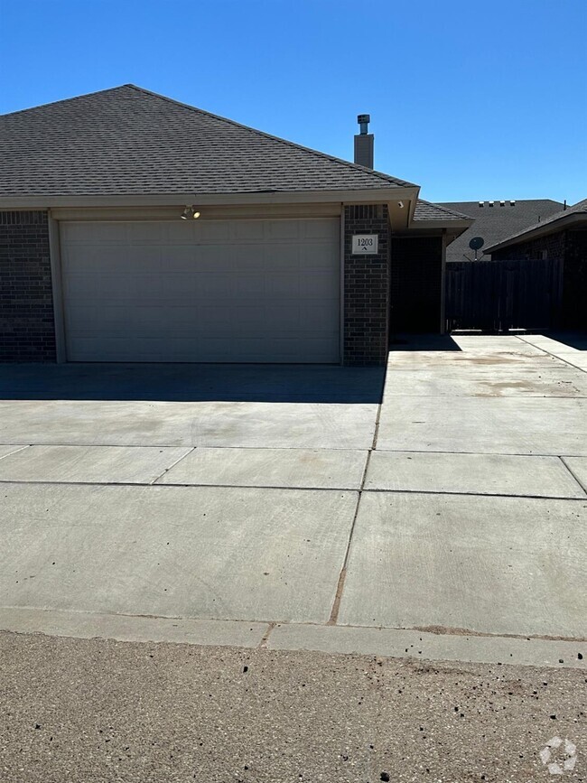 Preston Manor Apartments for Rent with a Garage - Wolfforth, TX - 12 ...