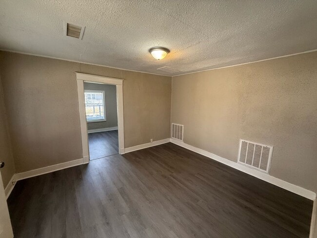 Building Photo - Charming 3BR Memphis Home with Bright Living Space & Backyard Retreat