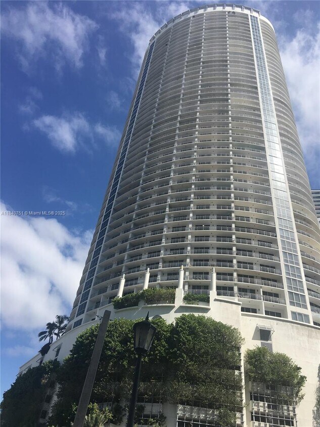 Foto principal - 1750 N Bayshore Dr