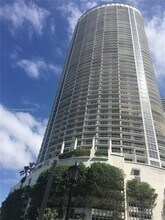 Building Photo - 1750 N Bayshore Dr