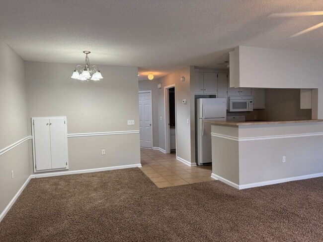 Building Photo - 160 N Spring View Dr