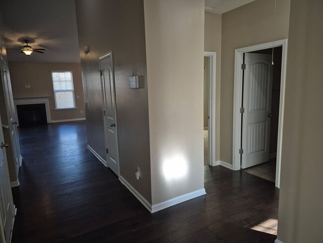 Foto del edificio - 284 River Oak St