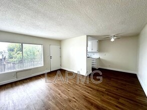 Building Photo - 1915 W 22nd St