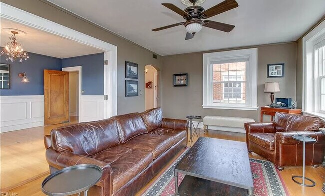 Living Room - 821 Brandon Ave