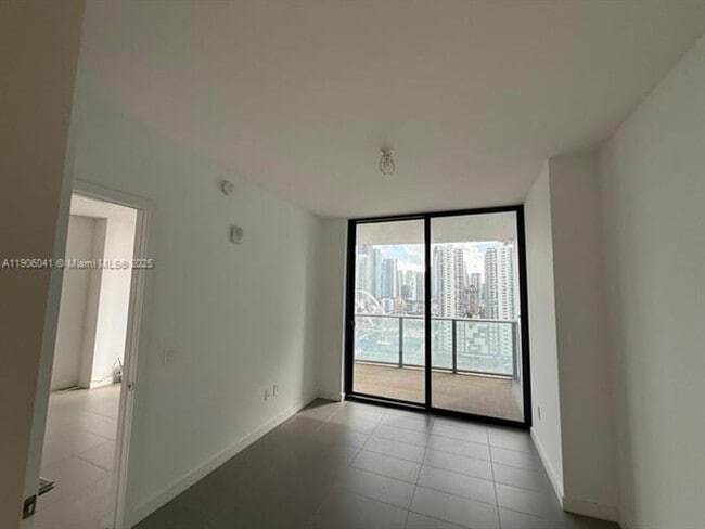 Foto del edificio - 1600 NE 1st Ave