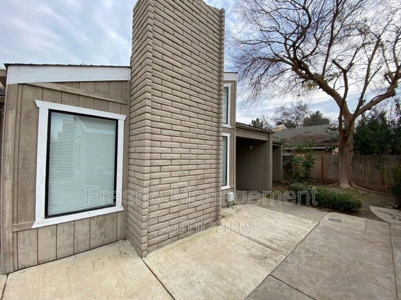 Primary Photo - 5216 E Liberty Ave
