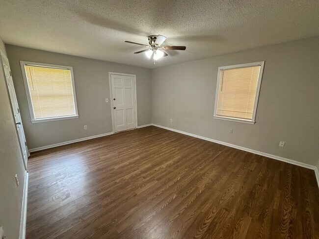 Foto del edificio - 7324 Cave Spring Rd SW