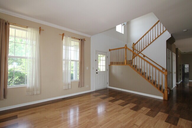 Building Photo - 24313 White Oak Dr