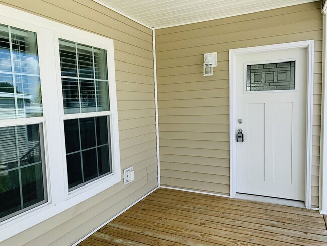 Foto del edificio - 141 Millwood Rd