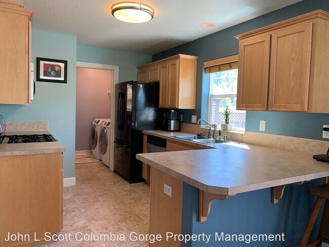 Building Photo - 3 br, 2.5 bath House - 1228 Island Way