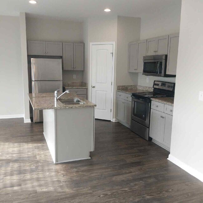 Foto del edificio - 632 Pippin Dr