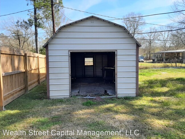 Building Photo - 4 br, 1.5 bath House - 355 Richlighter st