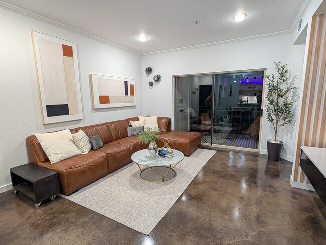 Foto del edificio - 6000 Shepherd Mountain Cv