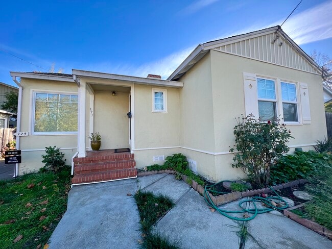 Building Photo - 127 22nd Ave