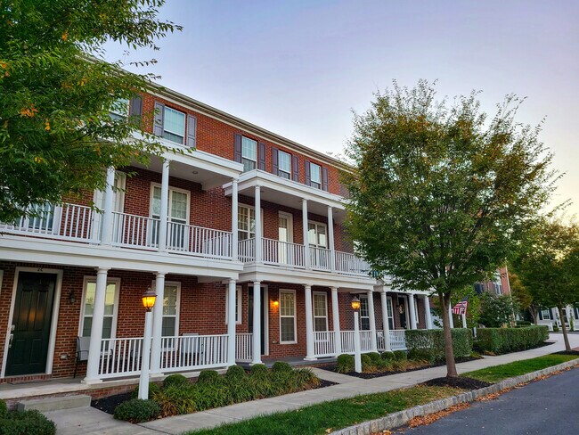 A pasos de las tiendas de Walden - 2B Ellington Road