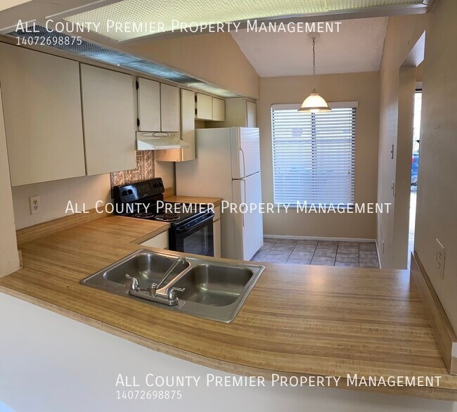 Building Photo - PENDING APPLICATION! Nice 2 Bedroom 2 Bath...