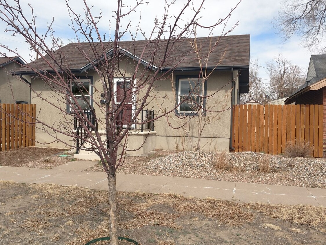 Foto principal - ALL PROSPECTIVE TENANTS MUST SUBMIT A $58 ...