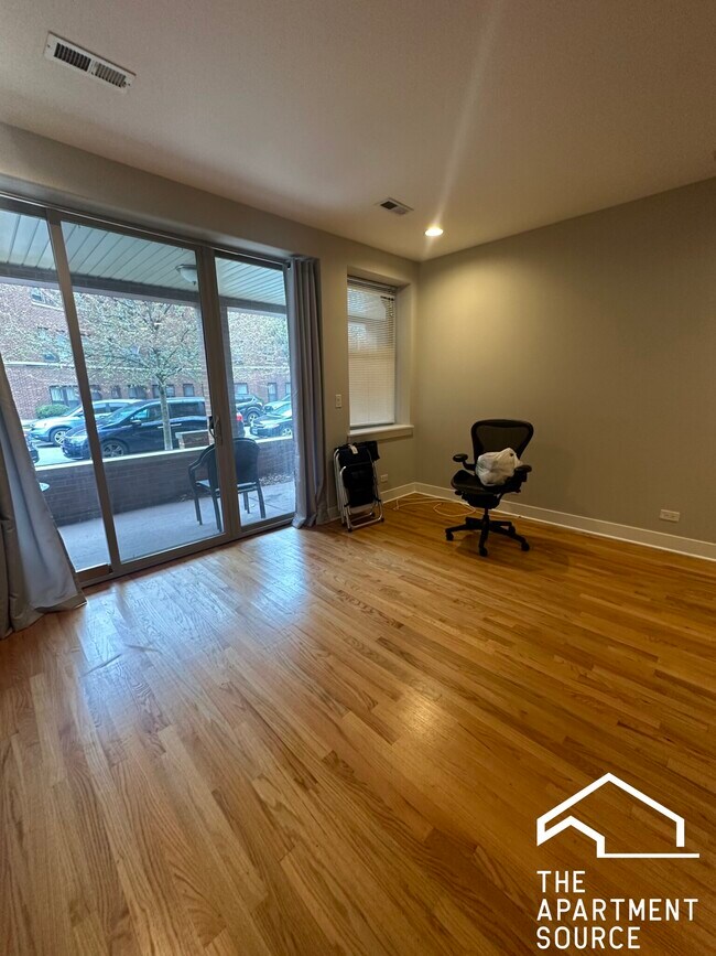 Building Photo - 2516 N Willetts Ct