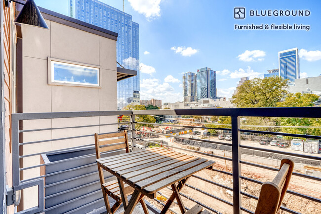 Foto del edificio - 710 E 3rd St