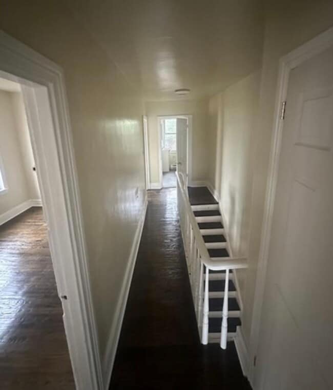 Building Photo - 3 Bedroom House for Rent