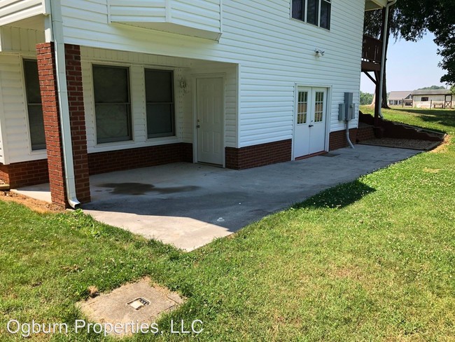 Foto del edificio - 4 br, 4.5 bath House - 5249 E. Old US 421 HWY