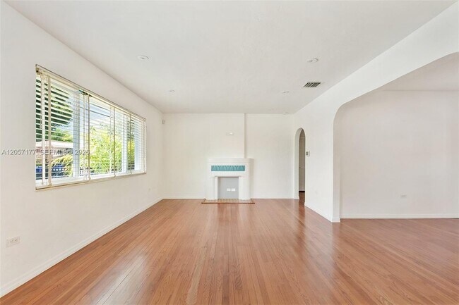 Foto del edificio - 2240 SW 24th Ave