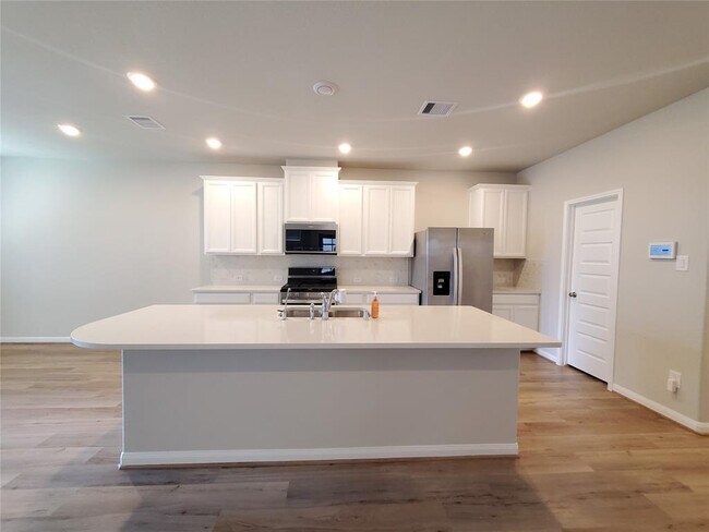 Building Photo - 1526 Beach Oak Dr