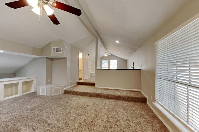 Building Photo - 21650 Park York Dr